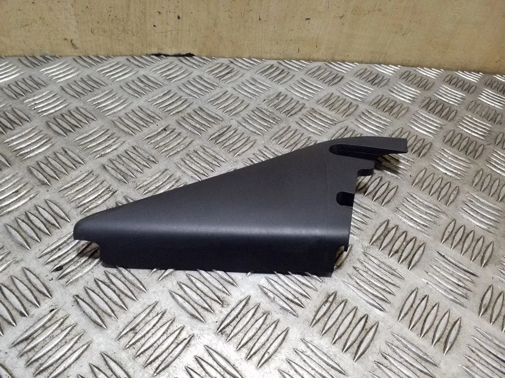 Other front door trim element 5L0837973
