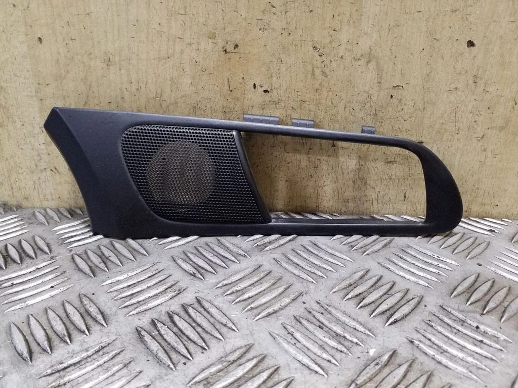 Other front door trim element 94236AG000