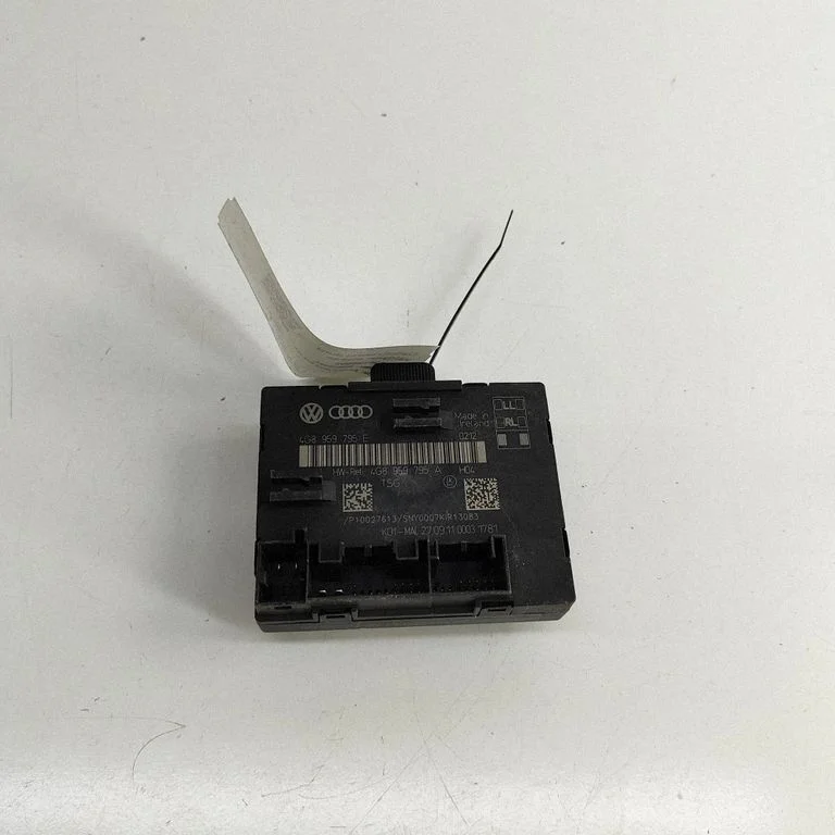 Ukseelektroonika juhtplokk 4G8959795A