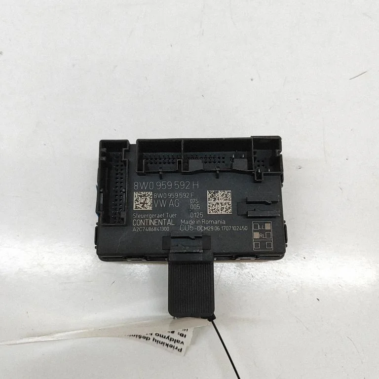 Durvju elektronikas vadības bloks 8W0959592F