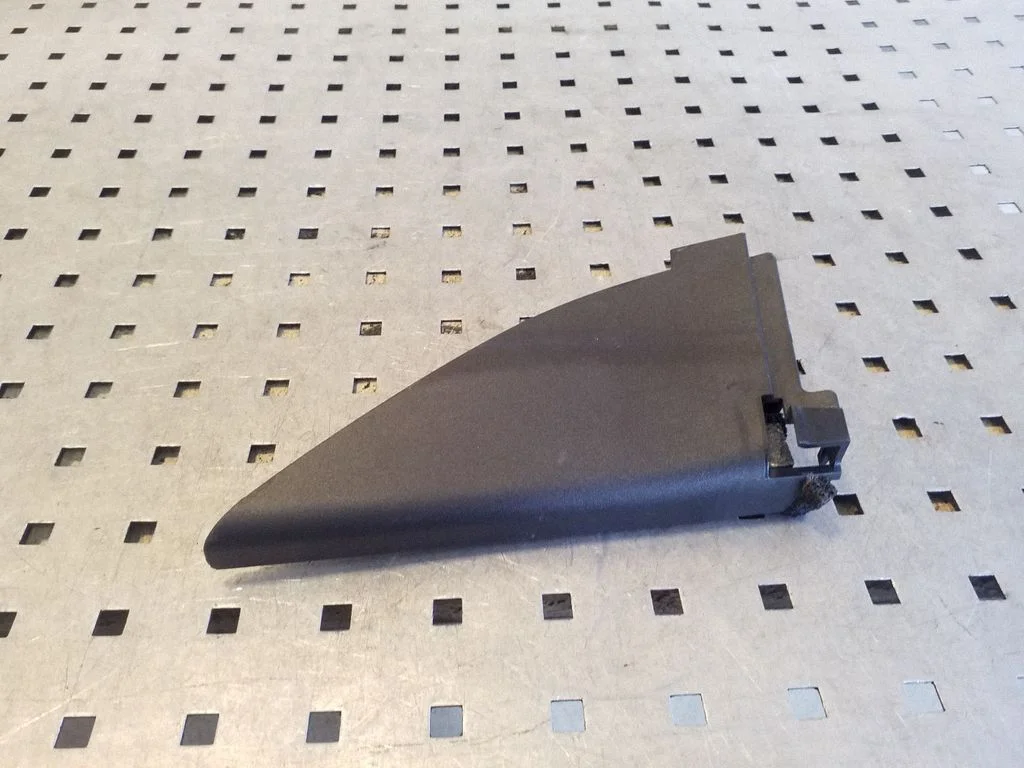 Other front door trim element – Nissan X-Trail T31 (2007-2014)