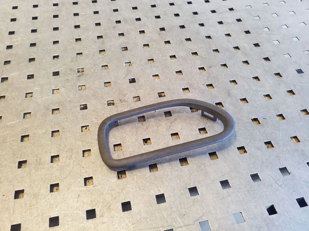 Other front door trim element – right