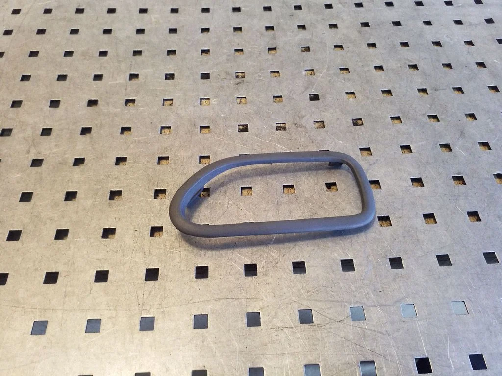 Other front door trim element – left