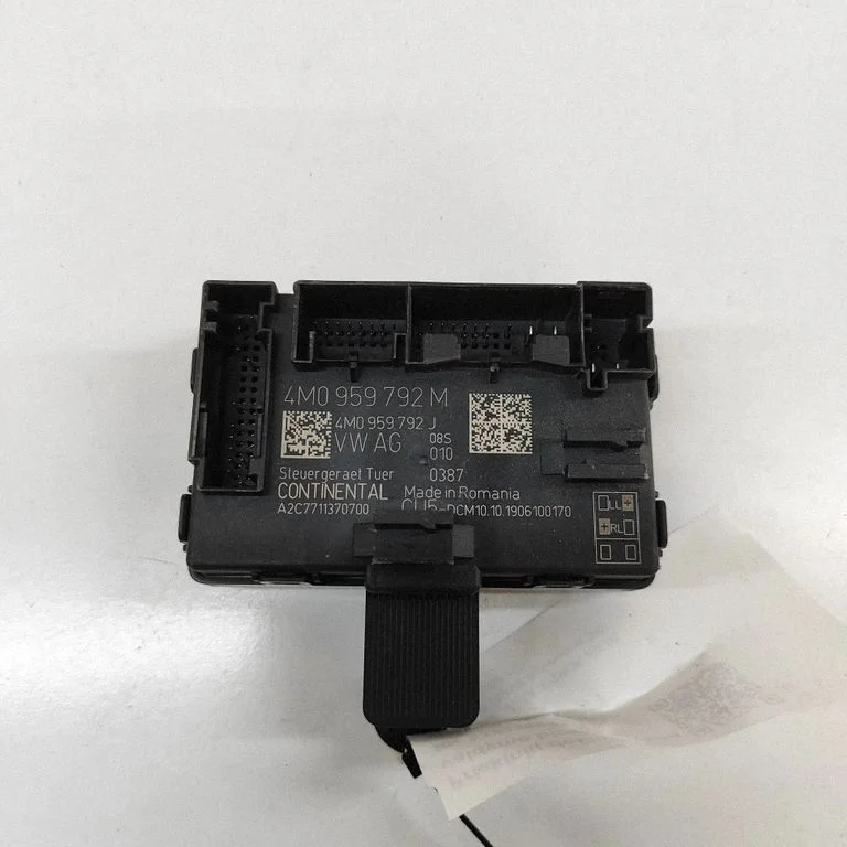 Durvju elektronikas vadības bloks 4M0959792J