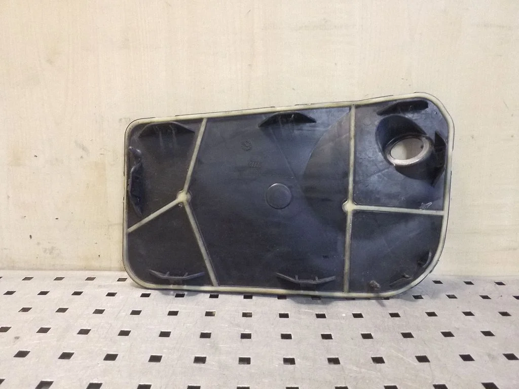 Pozostałe elementy tapicerki drzwi przednich 4L0837916