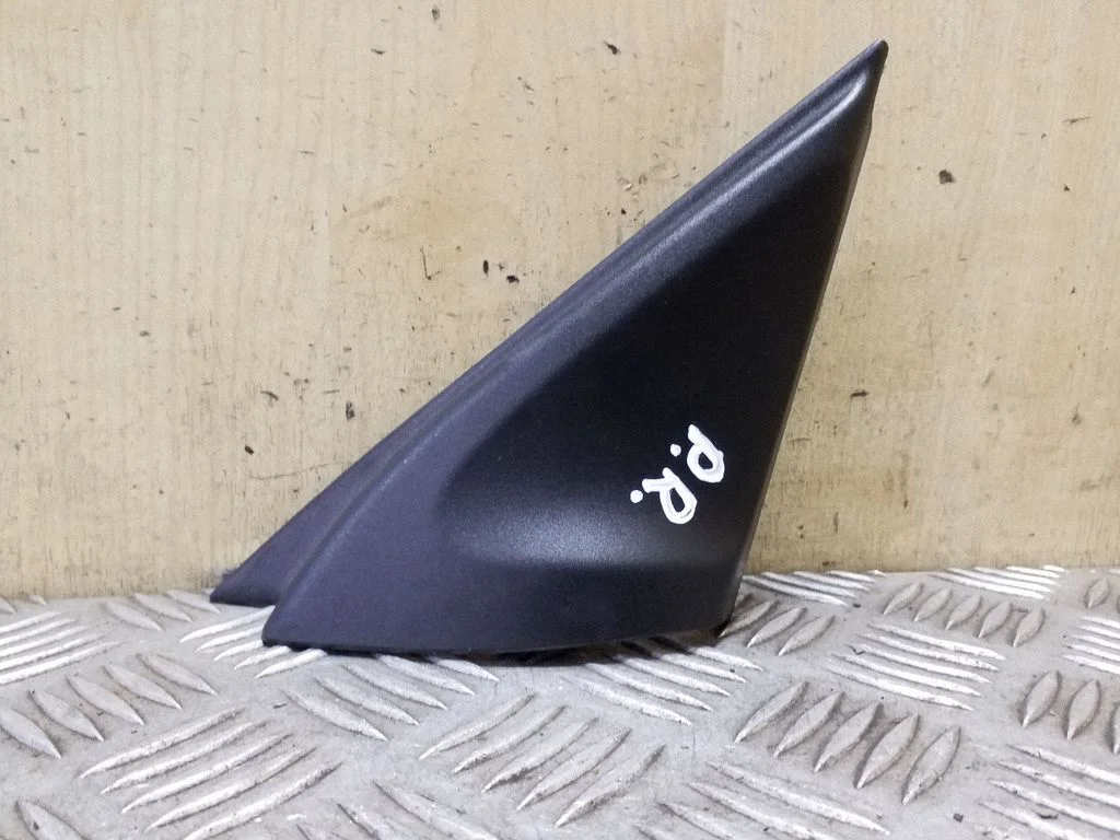 Other front door trim element – Nissan Juke I F15 (2010-2018)