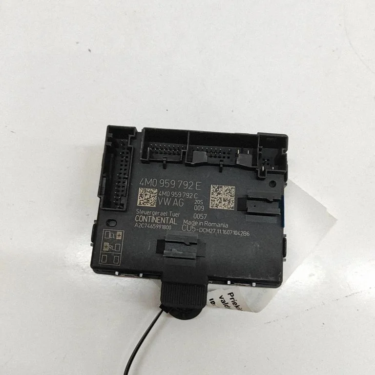 Door control unit/module – Audi Q7 4M (2015-)
