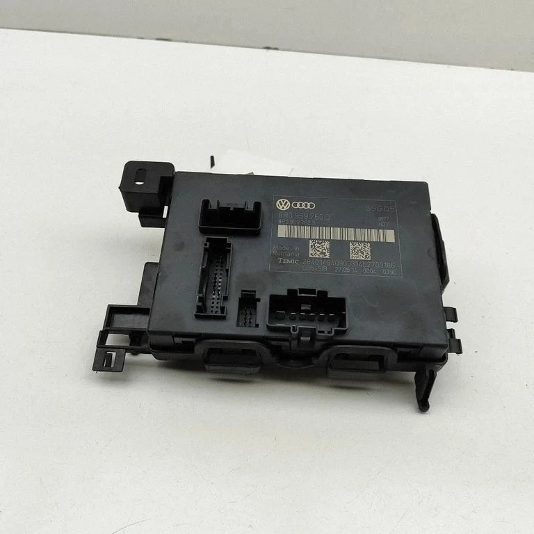 Durvju elektronikas vadības bloks 8R0959760B
