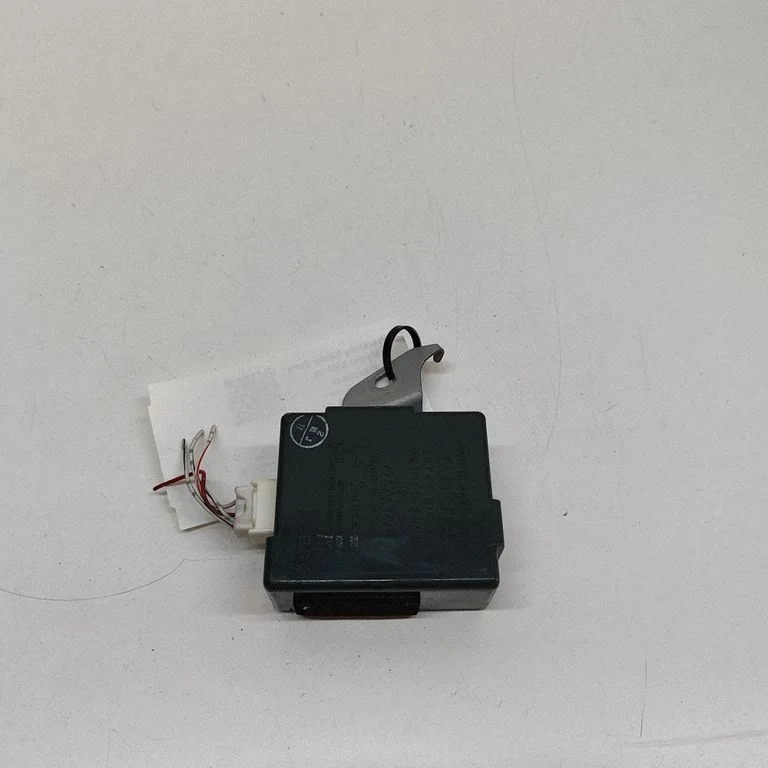 Door control unit/module – Toyota Land Cruiser (J120) (2002-2009)