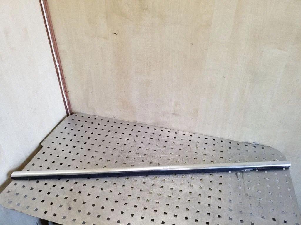 Other front door trim element – left