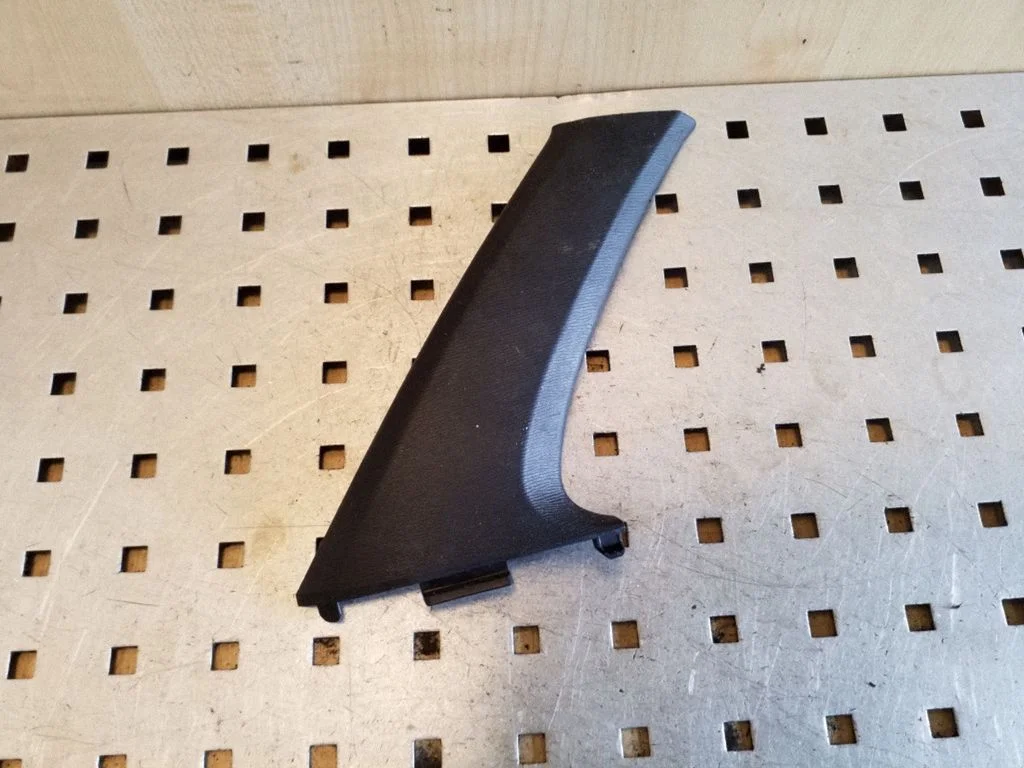 Other front door trim element – Toyota Avensis T270 (2009-2012)