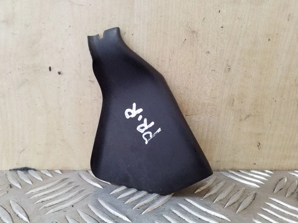 Muu eesmise ukse viimistluse osa – Volkswagen Touareg I (2002-2010)