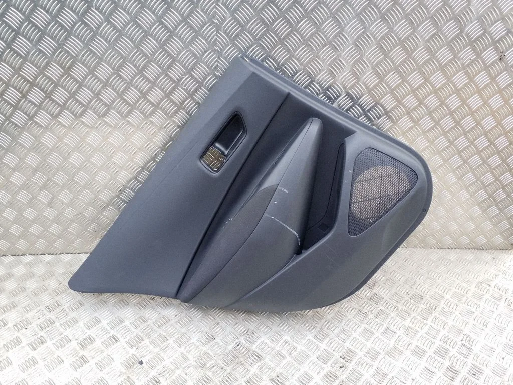 Tagumiste uste sisevooder – Toyota Corolla E210 E21 (2018-)