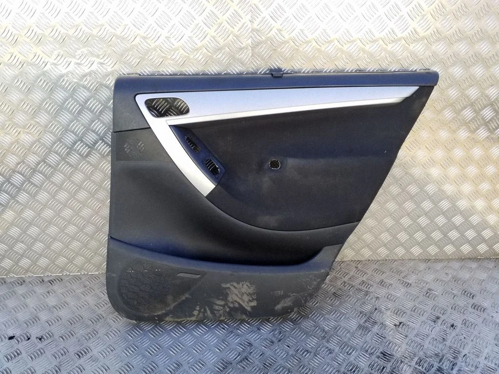 Tagumiste uste sisevooder – Citroen C4 Grand Picasso (2007-2013)