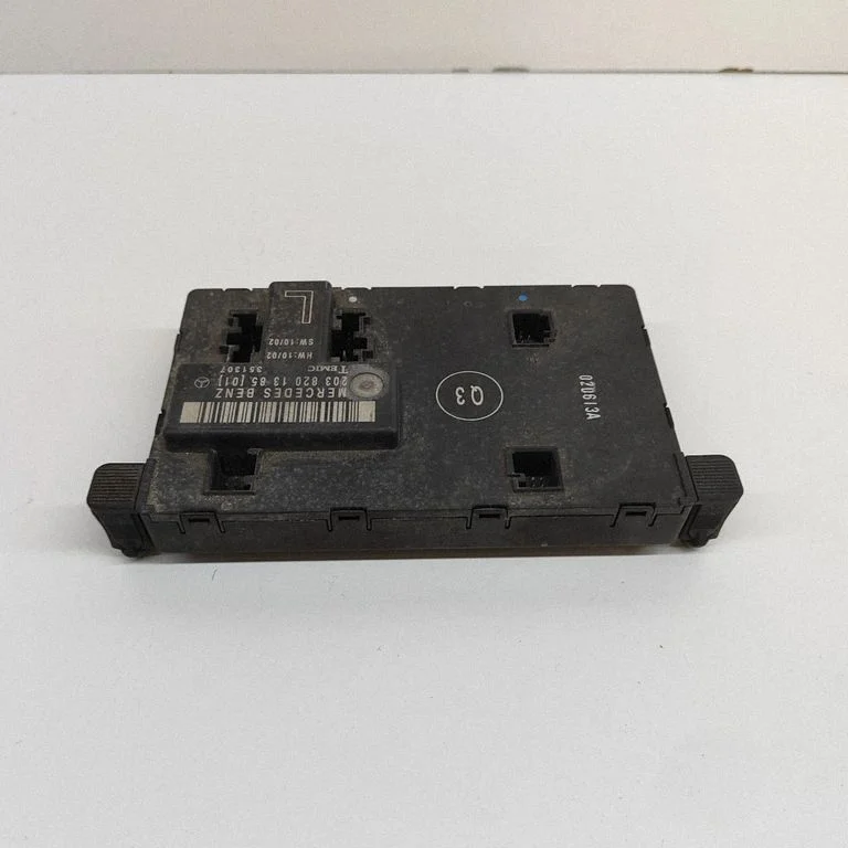 Door control unit/module – Mercedes-Benz C-Class W203 (2000-2007)