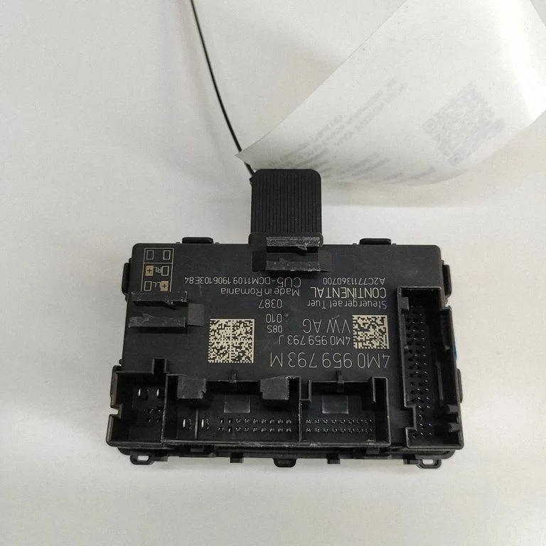 Durvju elektronikas vadības bloks 4M0959793J