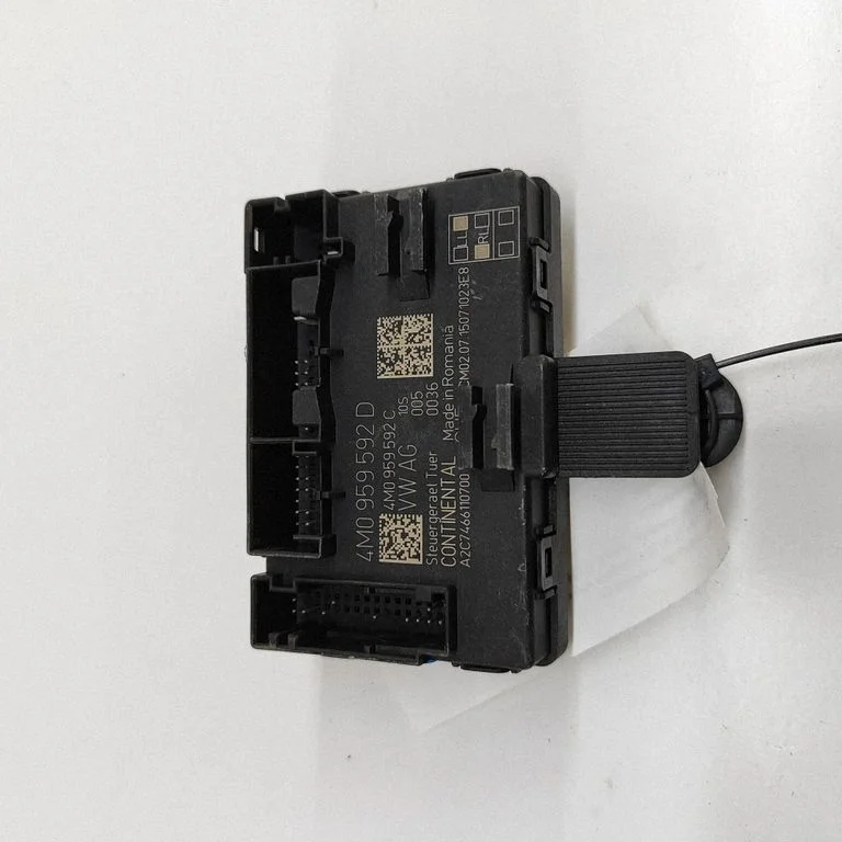Durvju elektronikas vadības bloks 4M0959592D