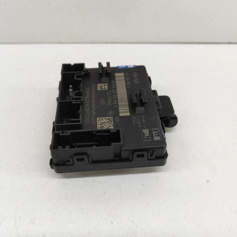Durvju elektronikas vadības bloks P10537658