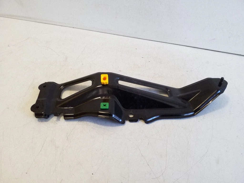 Other rear door trim element – left
