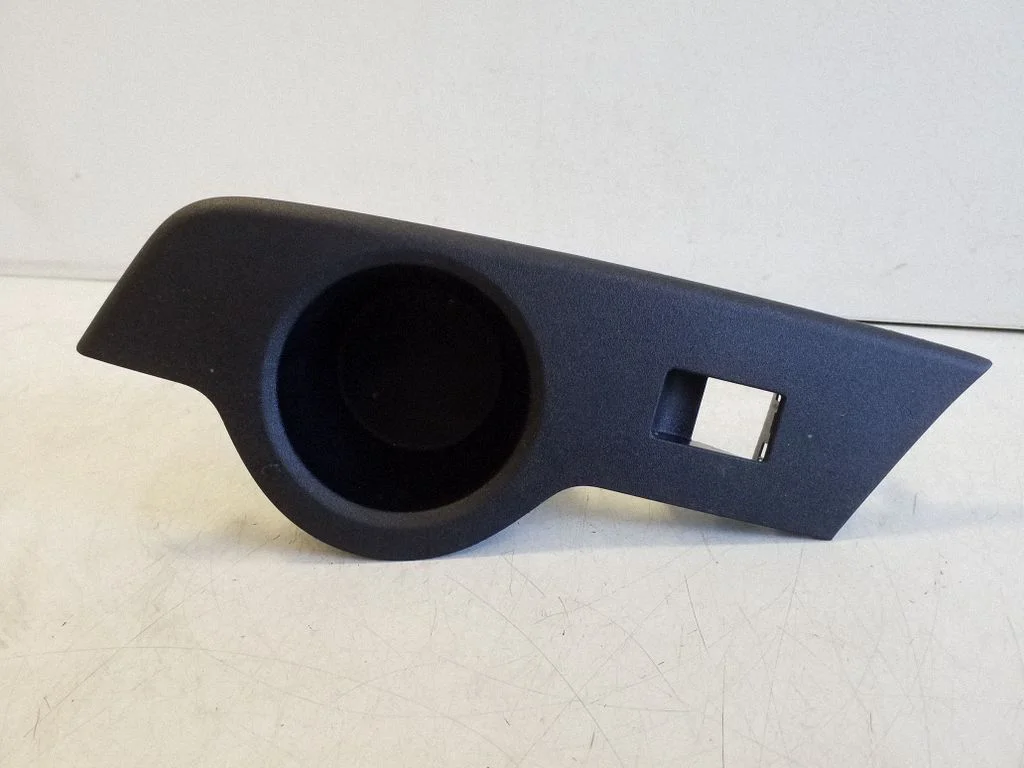 Other rear door trim element 74272F4040