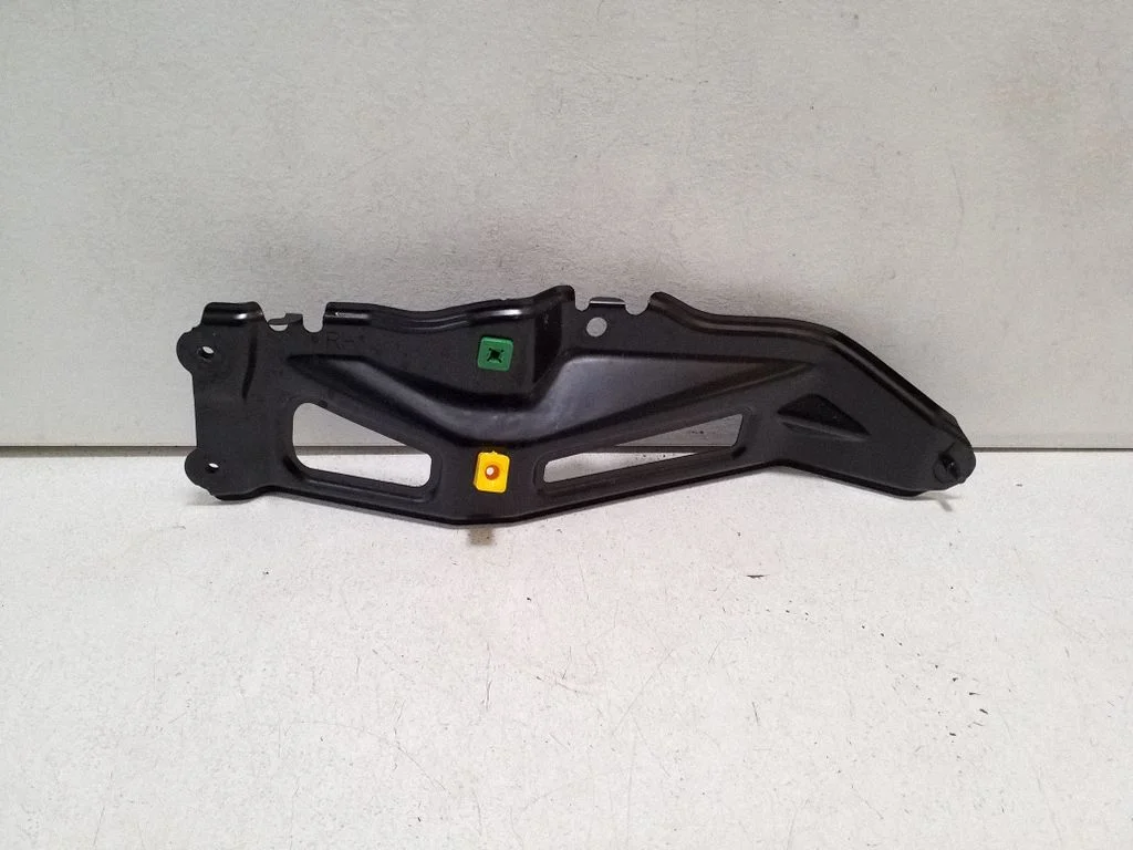 Other rear door trim element – right