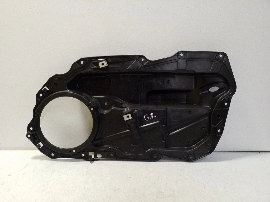 Cita aizmugurējo durvju apdares detaļa FK7224766AB