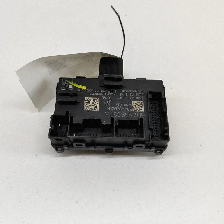 Durvju elektronikas vadības bloks – Skoda Superb B8 (3V) (2015-2024)