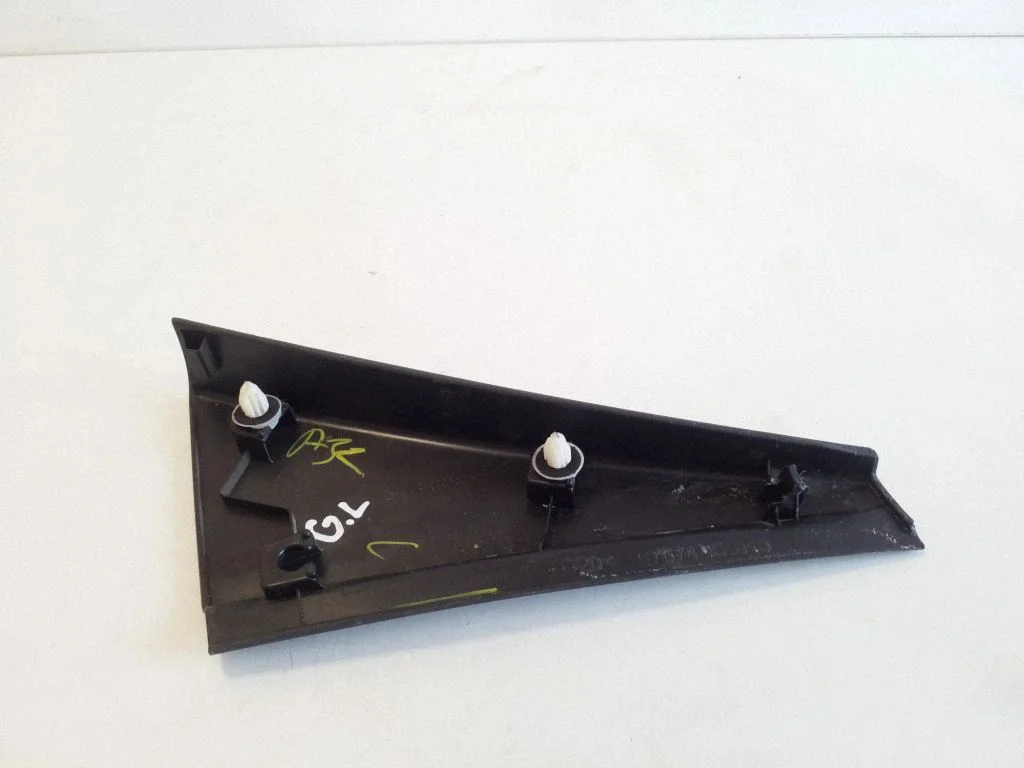 Other rear door trim element 67674KK010