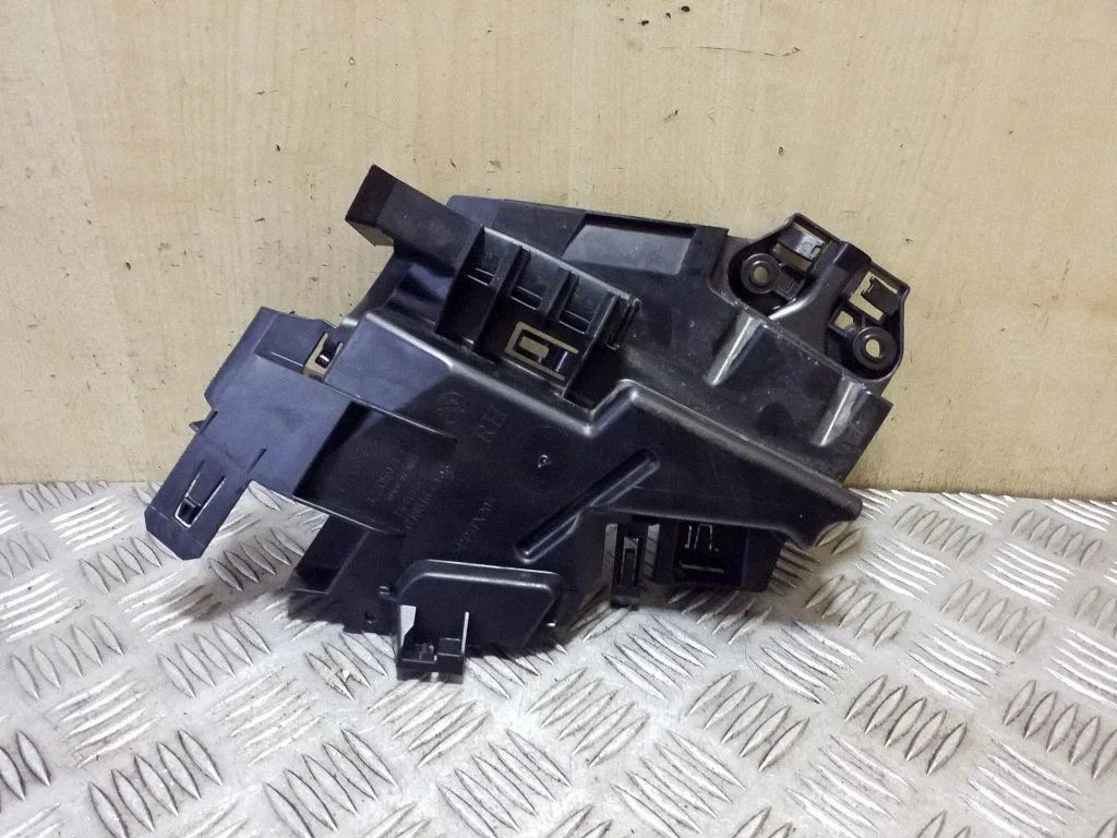 Muu tagumise ukse viimistluse osa 32205971