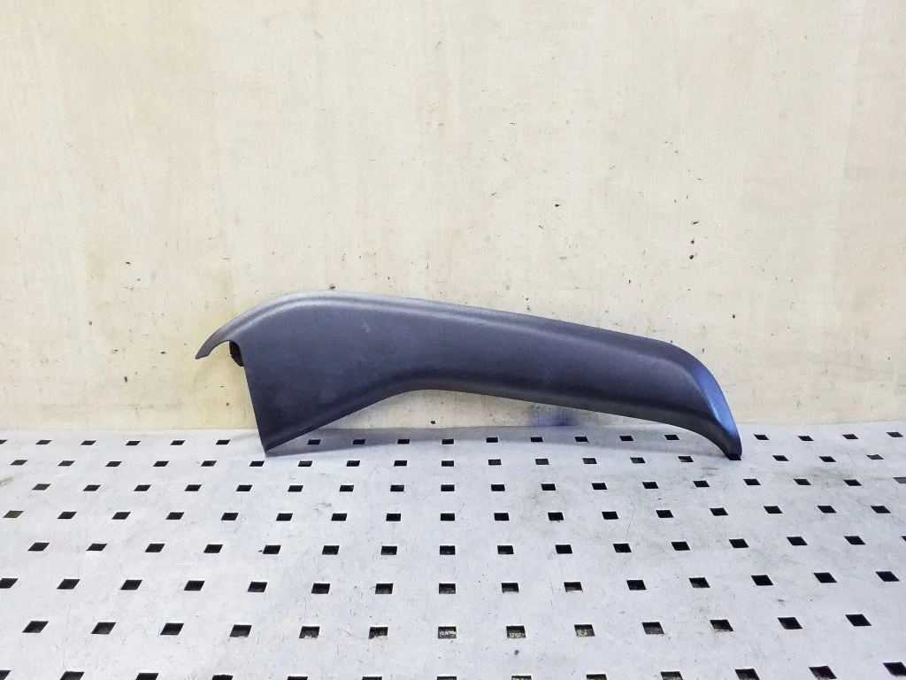 Other rear door trim element 9801931777