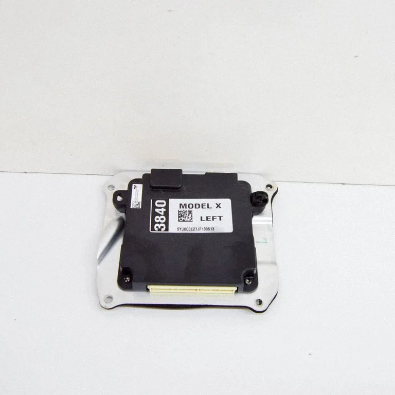 Durvju elektronikas vadības bloks – Tesla Model S (2012-)