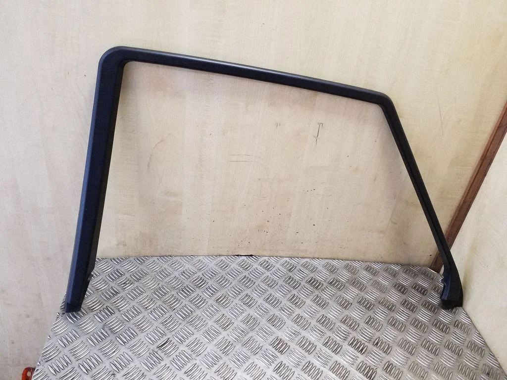 Other rear door trim element – Mercedes-Benz ML-Class W164 (2005-2011)