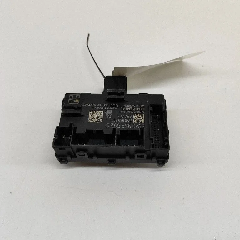 Durvju elektronikas vadības bloks 8W0959592G