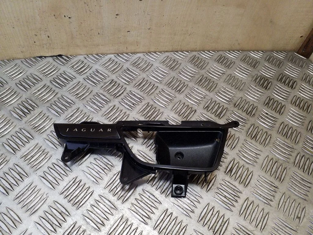 Muu tagumise ukse viimistluse osa AW93274B11AC