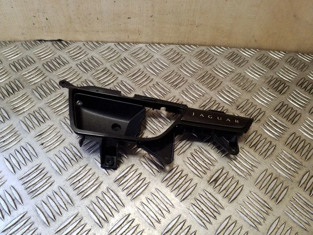 Muu tagumise ukse viimistluse osa AW93274B10AC