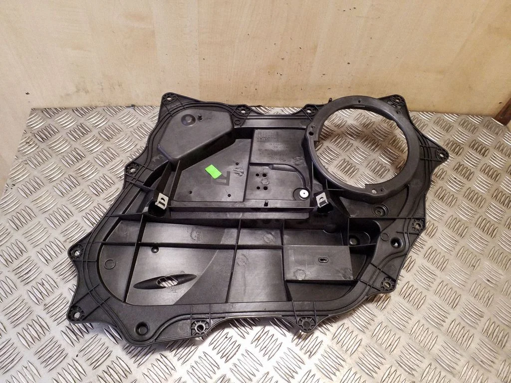Muu tagumise ukse viimistluse osa AW93045H22AE
