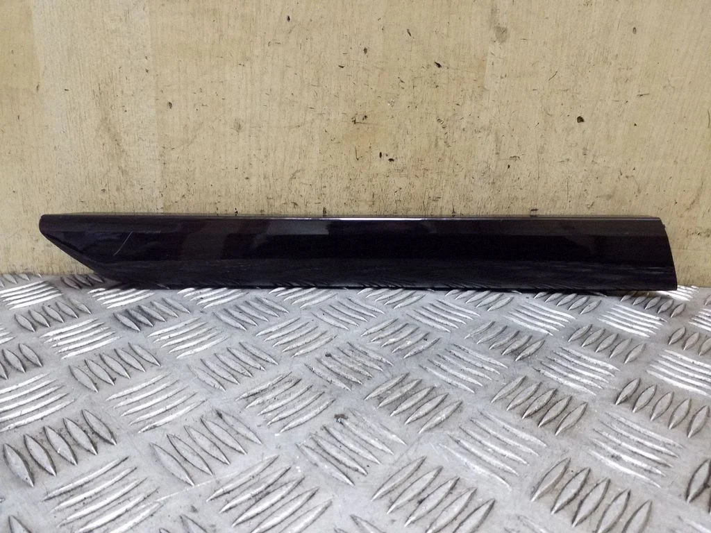 Other rear door trim element