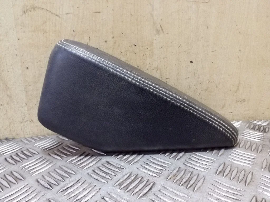 Muu tagumise ukse viimistluse osa SPC01613