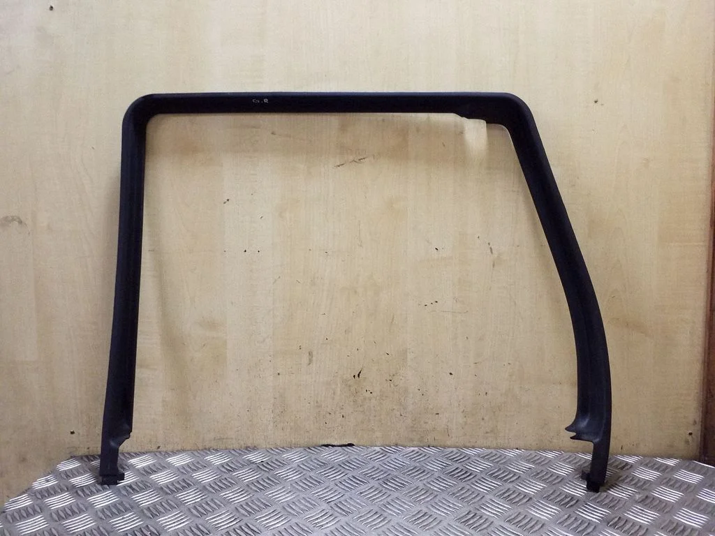 Other rear door trim element EJN000041