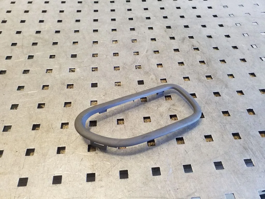 Other rear door trim element – right