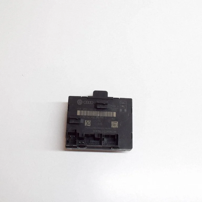 Durvju elektronikas vadības bloks 4G8959795G