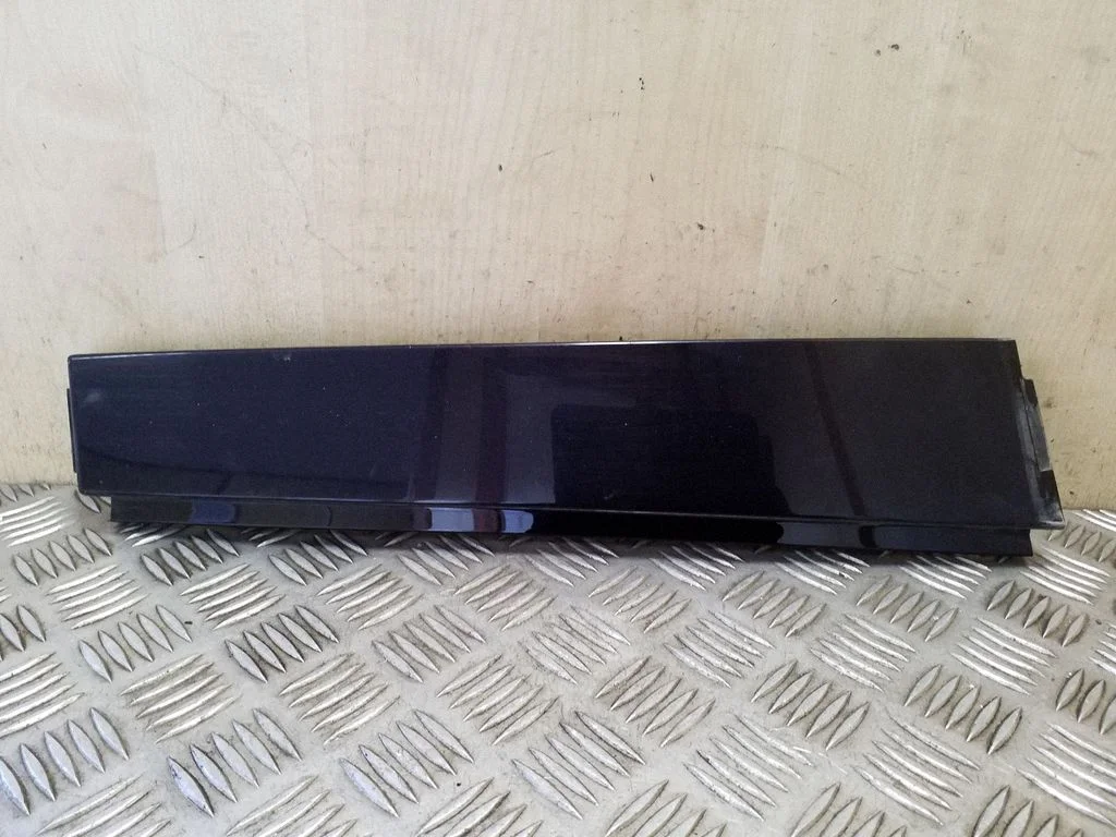 Other rear door trim element – Volkswagen Tiguan (2007-2016)