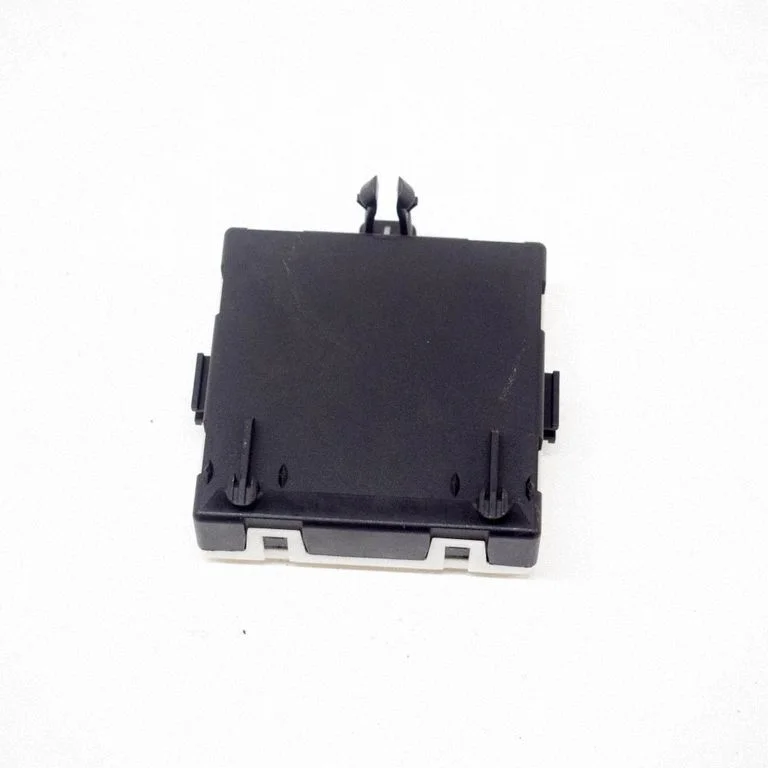 Durvju elektronikas vadības bloks – Mercedes-Benz C klase W205 (2014-2021)