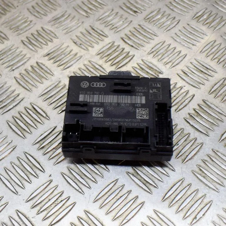 Durvju elektronikas vadības bloks – Audi A5 Sportback 8TA (2009-2016)