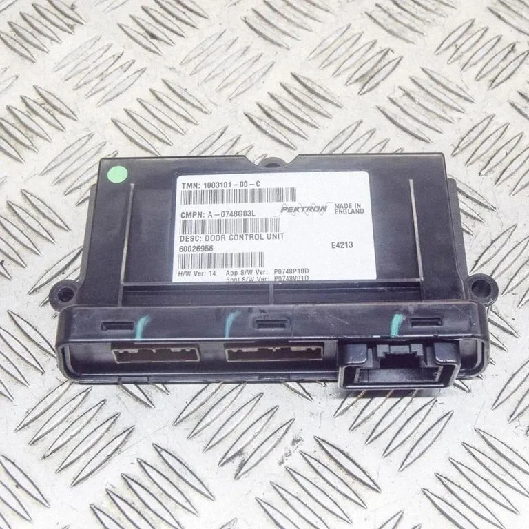 Door control unit/module – Tesla Model S (2012-)