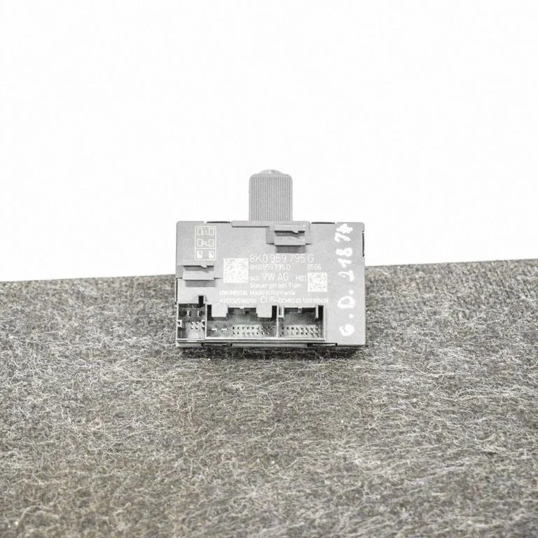Durvju elektronikas vadības bloks – labā
