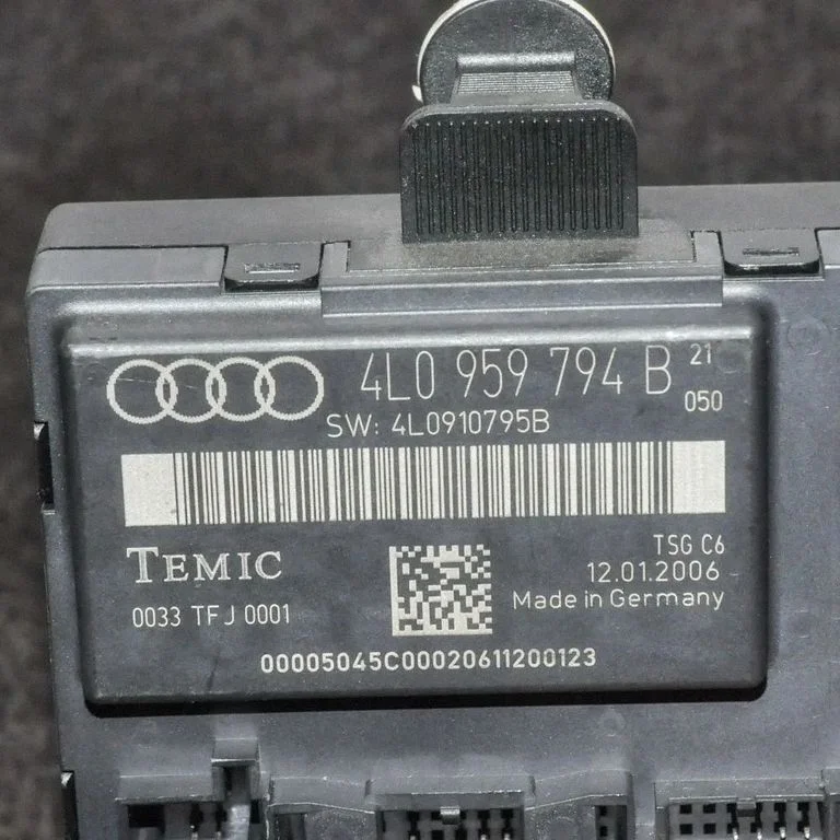 Durvju elektronikas vadības bloks 4L0959794B