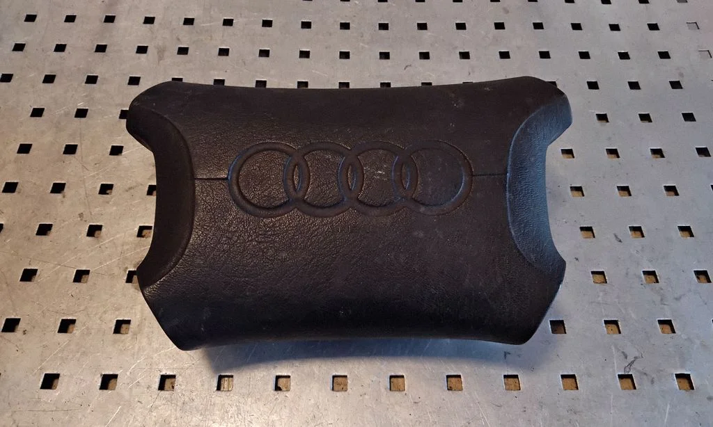 Steering wheel airbag 4A0951525A