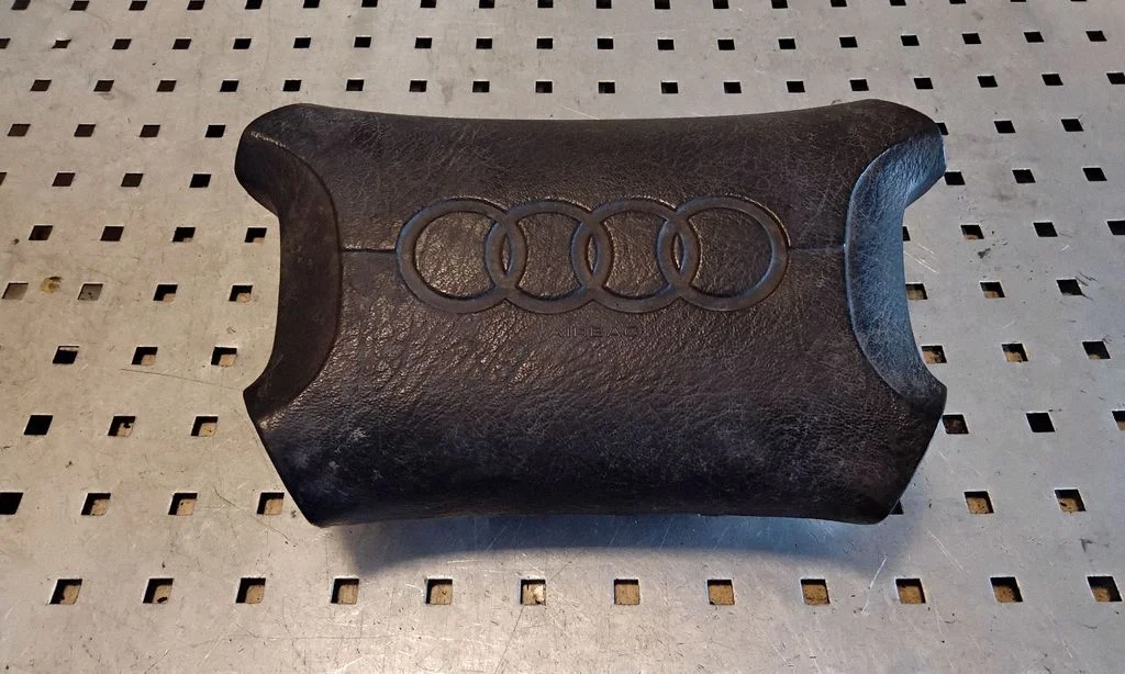Steering wheel airbag 4A0951525A