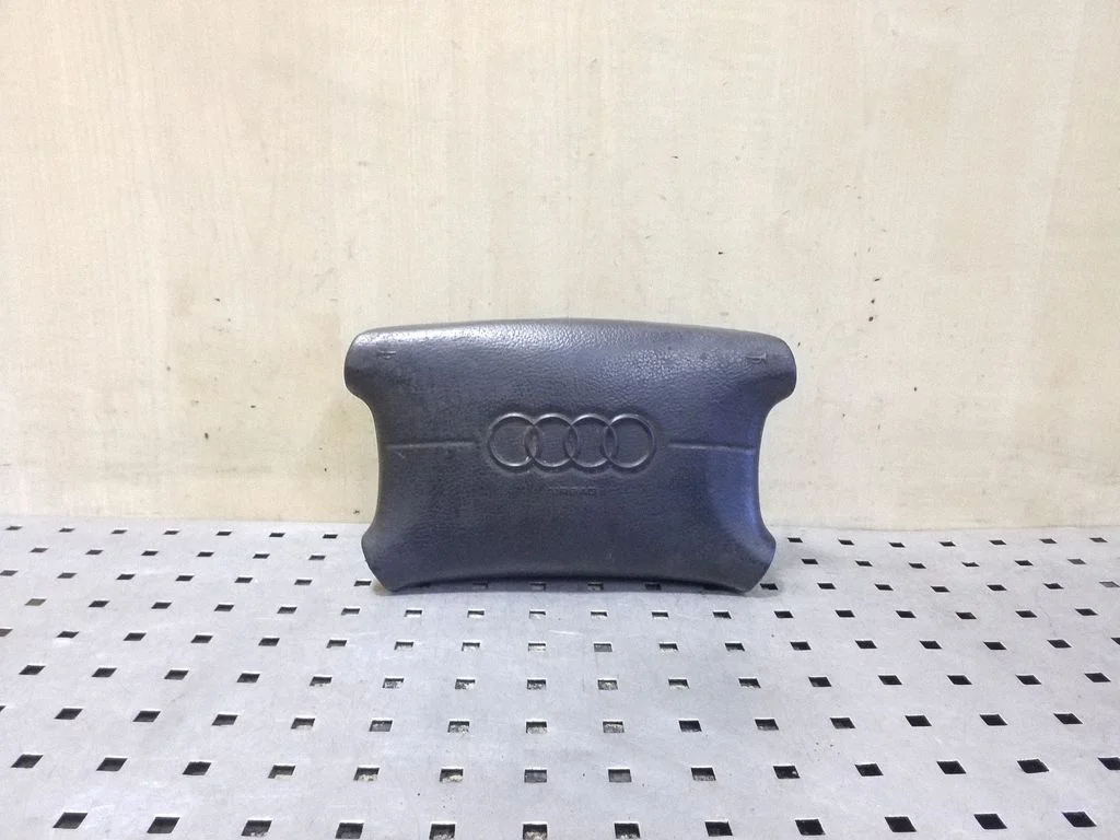 Steering wheel airbag – Audi A6 S6 C4 4A (1994-1997)